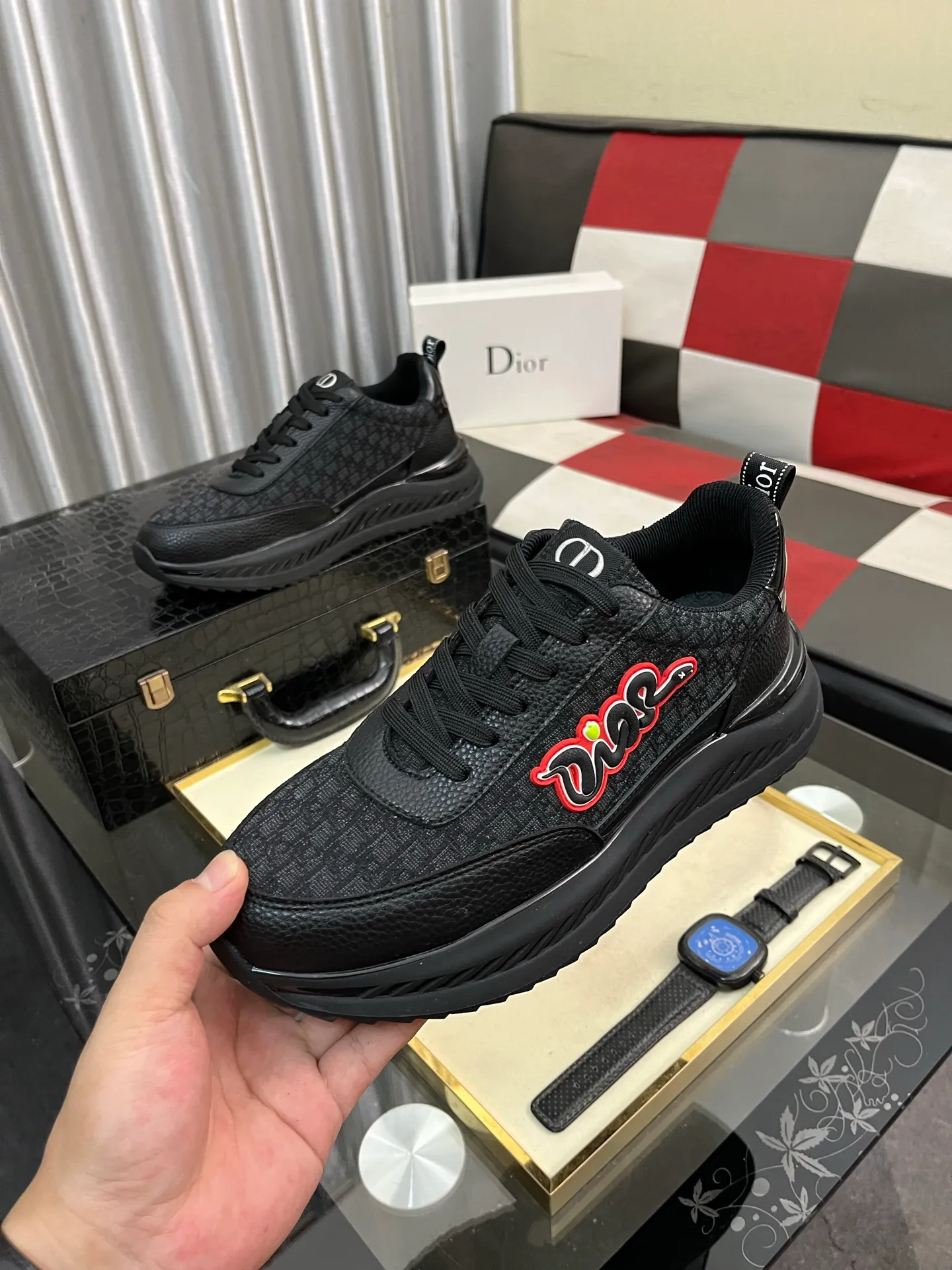 Men's Men's Shoes💰458⌚️⌚️Dior unique modern style sneakers. Counter purchasing 🏃casual leather shoes😍😍 original cowhide leather imported from Italy (refuses to discolor and grind feet) soles: original soles specially provided by the original factory, super cool😍 lace up and walk with wind👍 style design ⚠️ super comfortable and wear-resistant original soles. Just like shooting the real thing 🎬The real thing is better Code number: 38-445⃣️Colors available